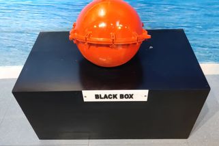 Zajímavosti o černých skříňkách: Ve skutečnosti jsou oranžové, aby byly po nehodě snáz k nalezení - MotorGuru.cz